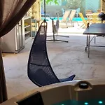 La Maisonnette Avec Spa, Piscine Et Climatisation 度假居