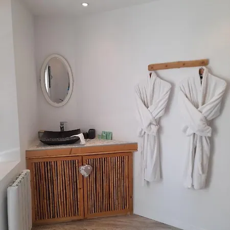 La Maisonnette Avec Spa, Piscine Et Climatisation Ferienhaus