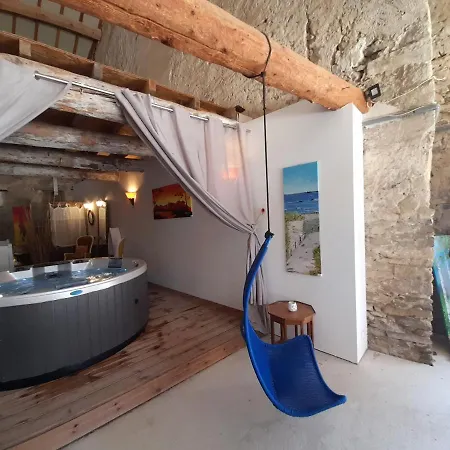 La Maisonnette Avec Spa, Piscine Et Climatisation *