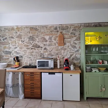 度假居 La Maisonnette Avec Spa, Piscine Et Climatisation *