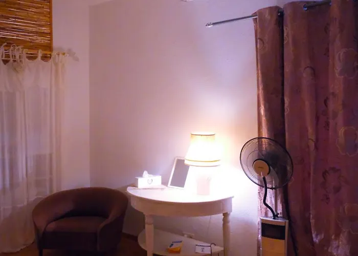 La Maisonnette Avec Spa, Piscine Et Climatisation 度假居 *